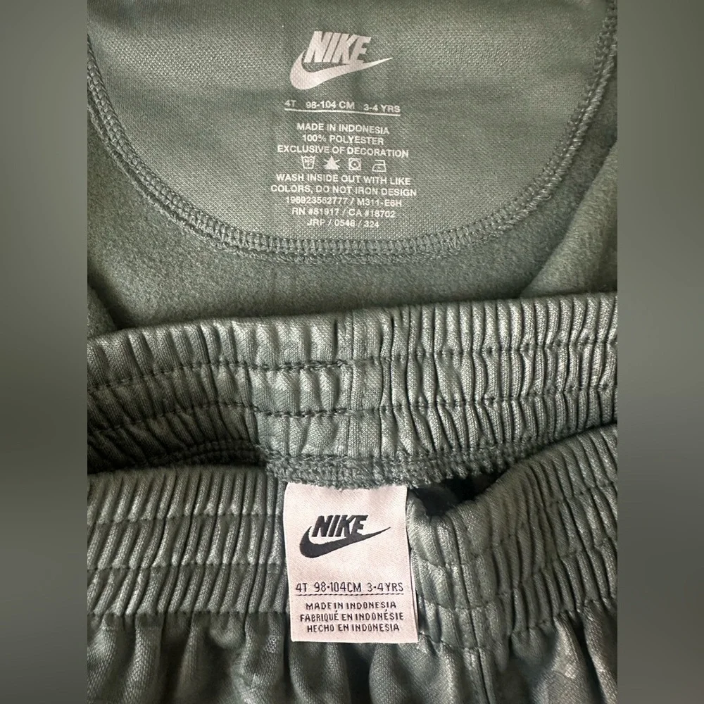 Nike Green Full Zip Sweatshirt & Jogger Pants Set Boys Size 4T NWT